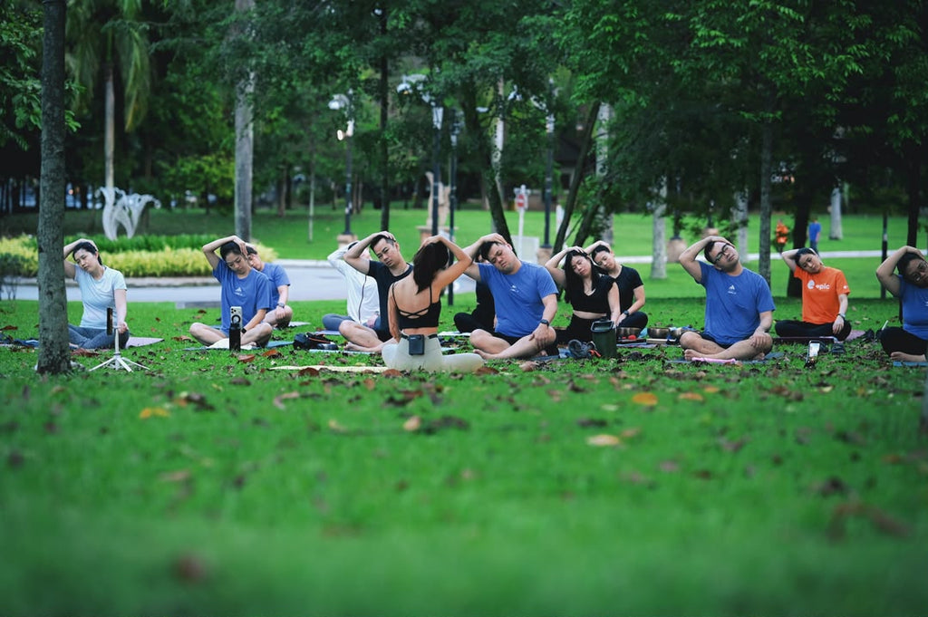 9/8 Rise & Flow | Morning Yoga in the park