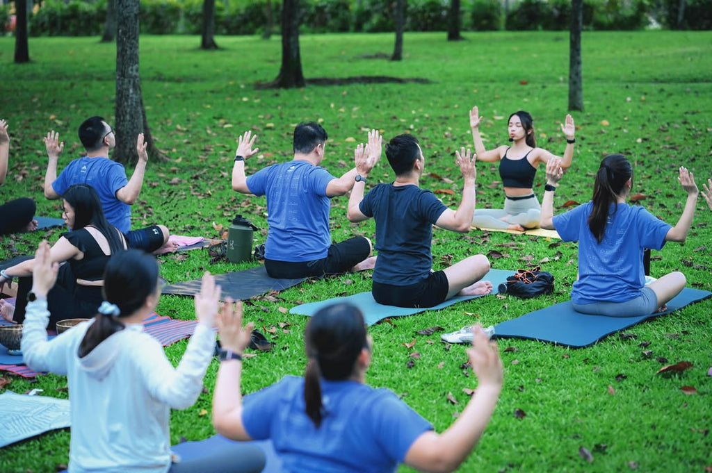 9/8 Rise & Flow | Morning Yoga in the park