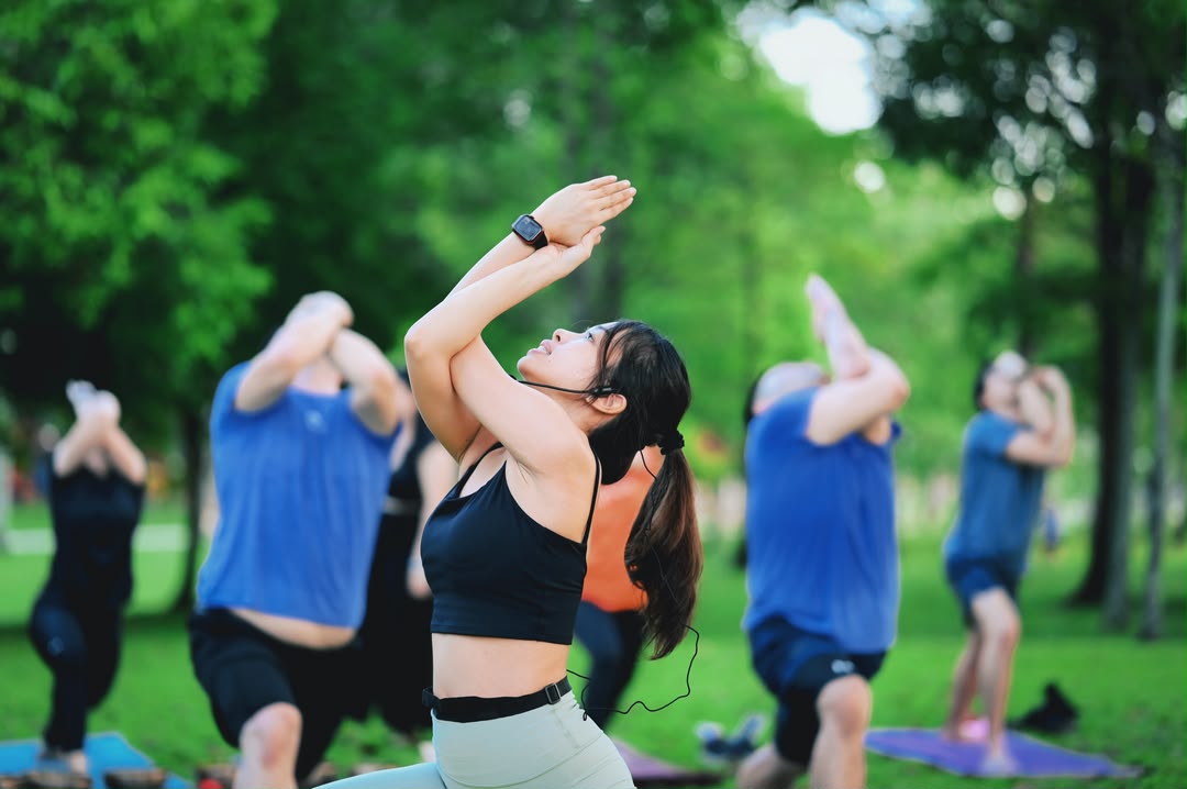 9/8 Rise & Flow | Morning Yoga in the park