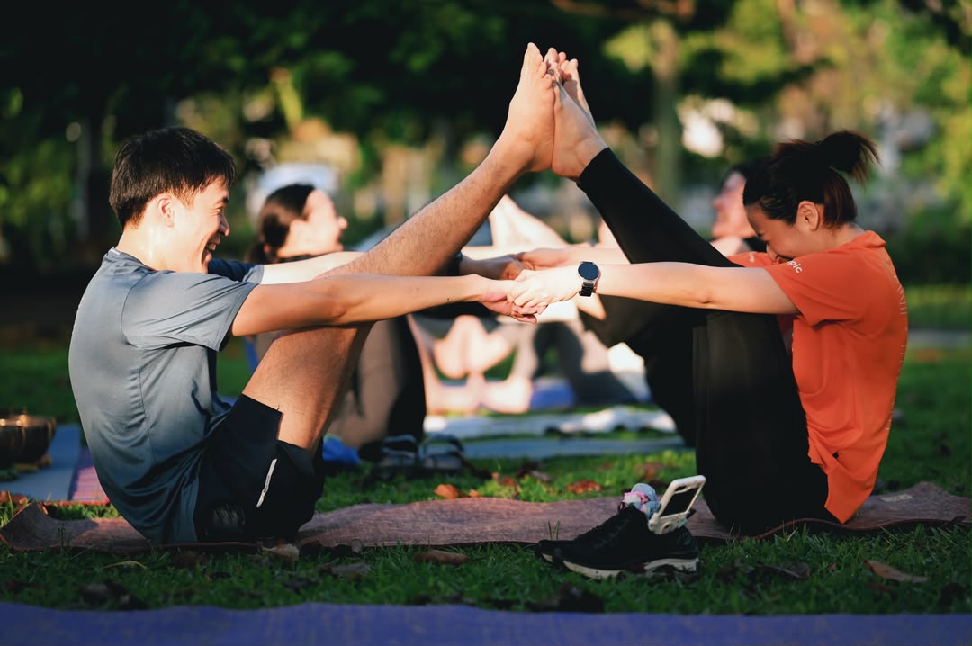 9/8 Rise & Flow | Morning Yoga in the park