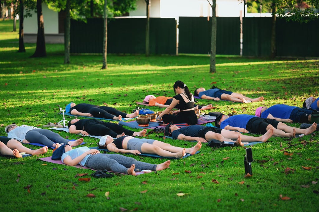 9/8 Rise & Flow | Morning Yoga in the park